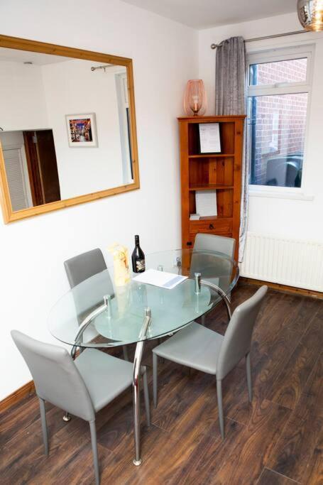 Cheerful 2 Bedroom House In The Heart Of بلفاست المظهر الخارجي الصورة