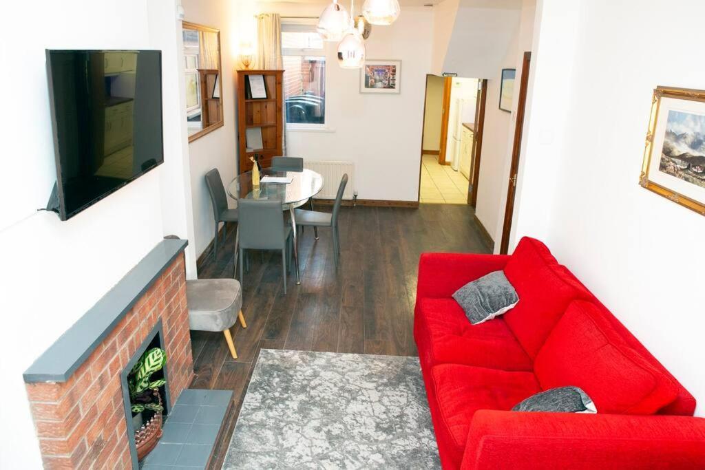 Cheerful 2 Bedroom House In The Heart Of بلفاست المظهر الخارجي الصورة
